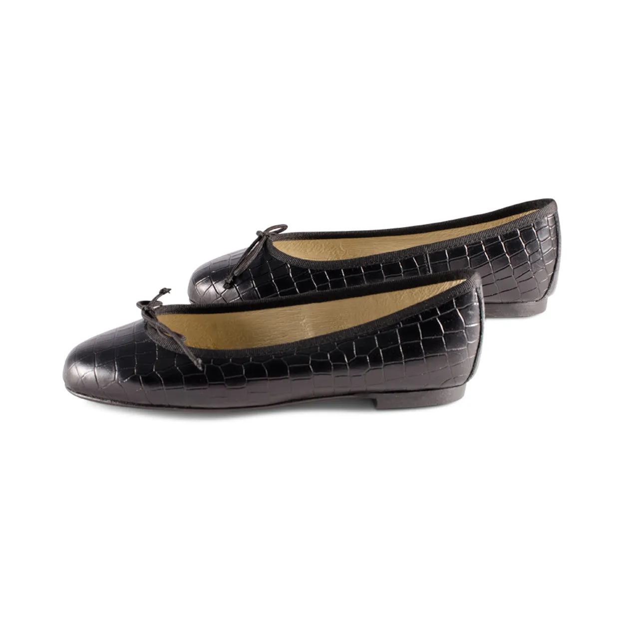 Emma Black Croc F23