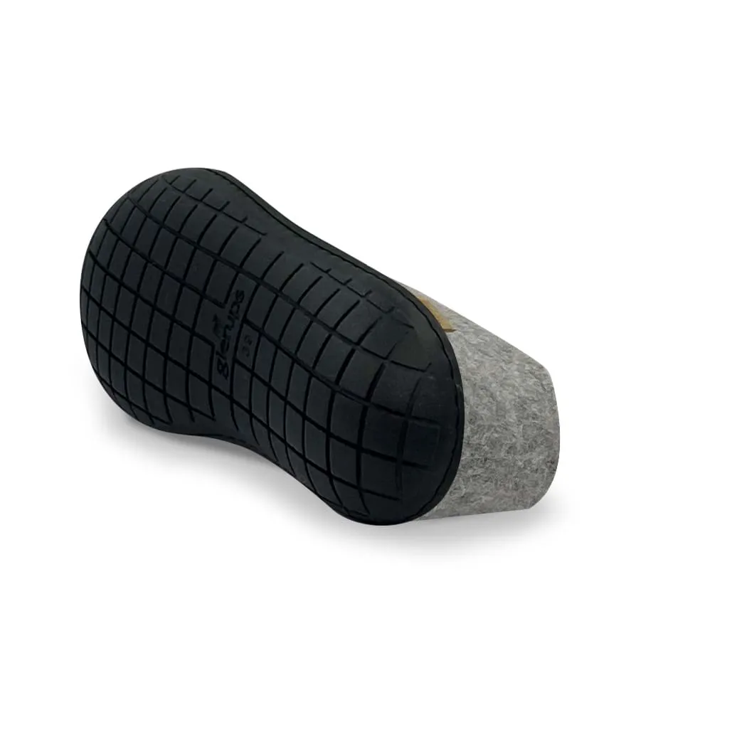 Shoe with natural rubber sole - black - Grey